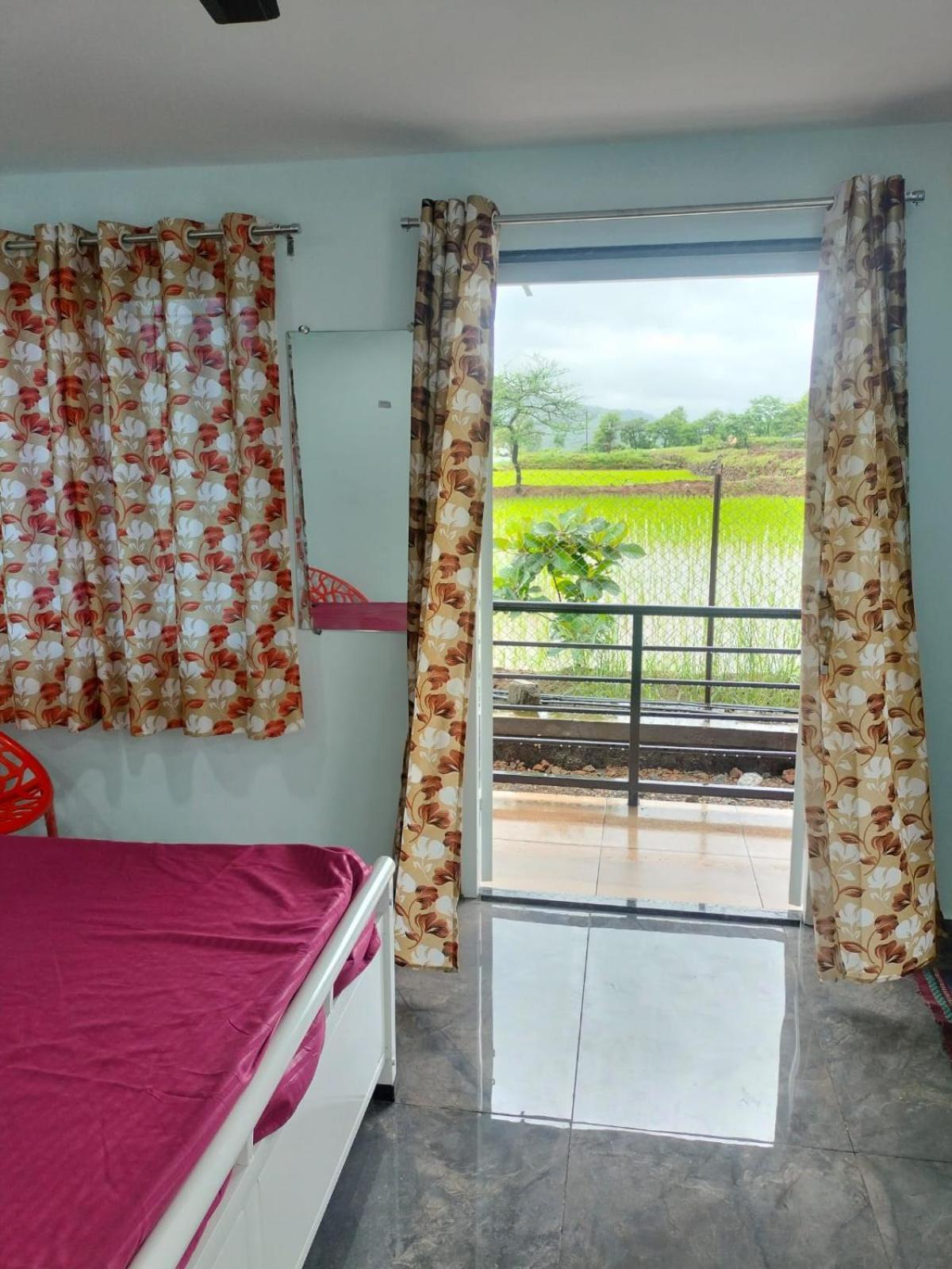 Hotel Sahyadri And *